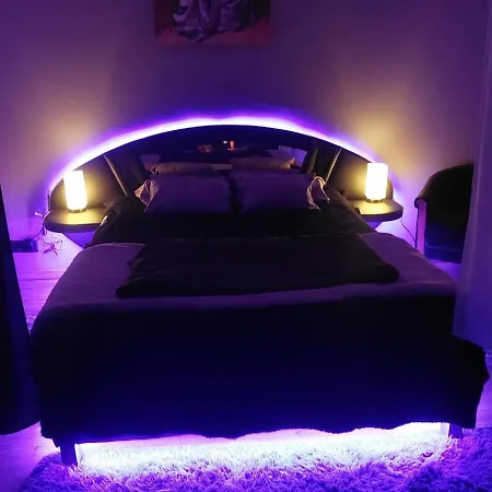 Deep House Trip - Music, Art & Freedom